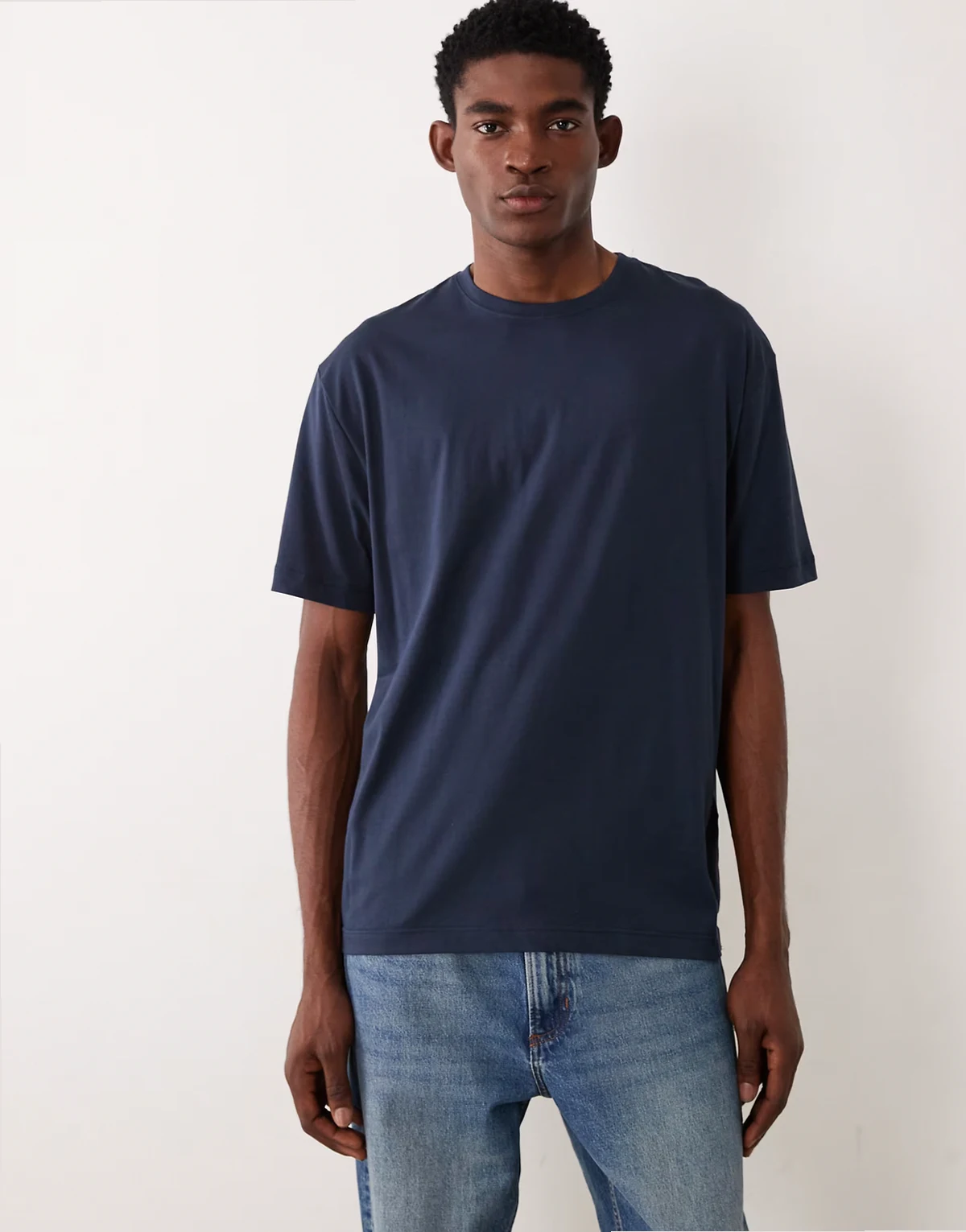 – Hochwertiges Relaxed-Fit-T-Shirt aus SUPIMA®-Baumwolle in Marineblau