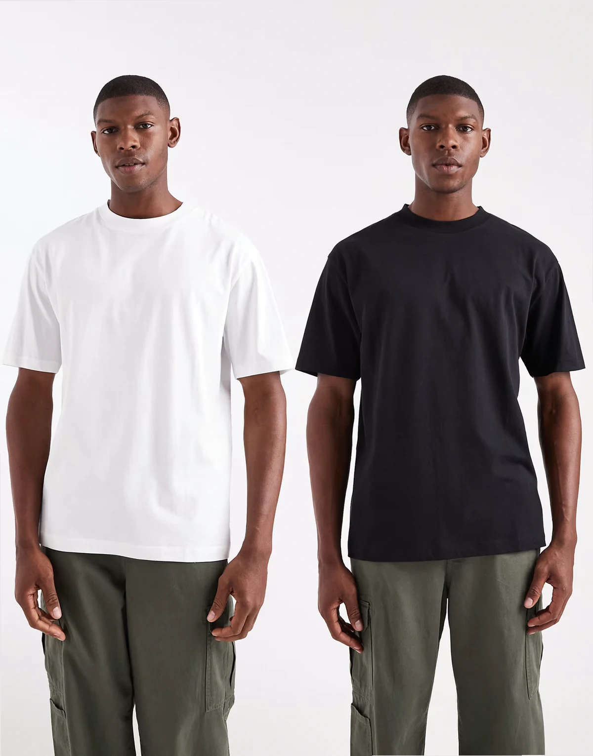 – 2er-Pack Basic-T-Shirts im Relaxed Fit in Schwarz und Weiß mit Rundhalsausschnitt