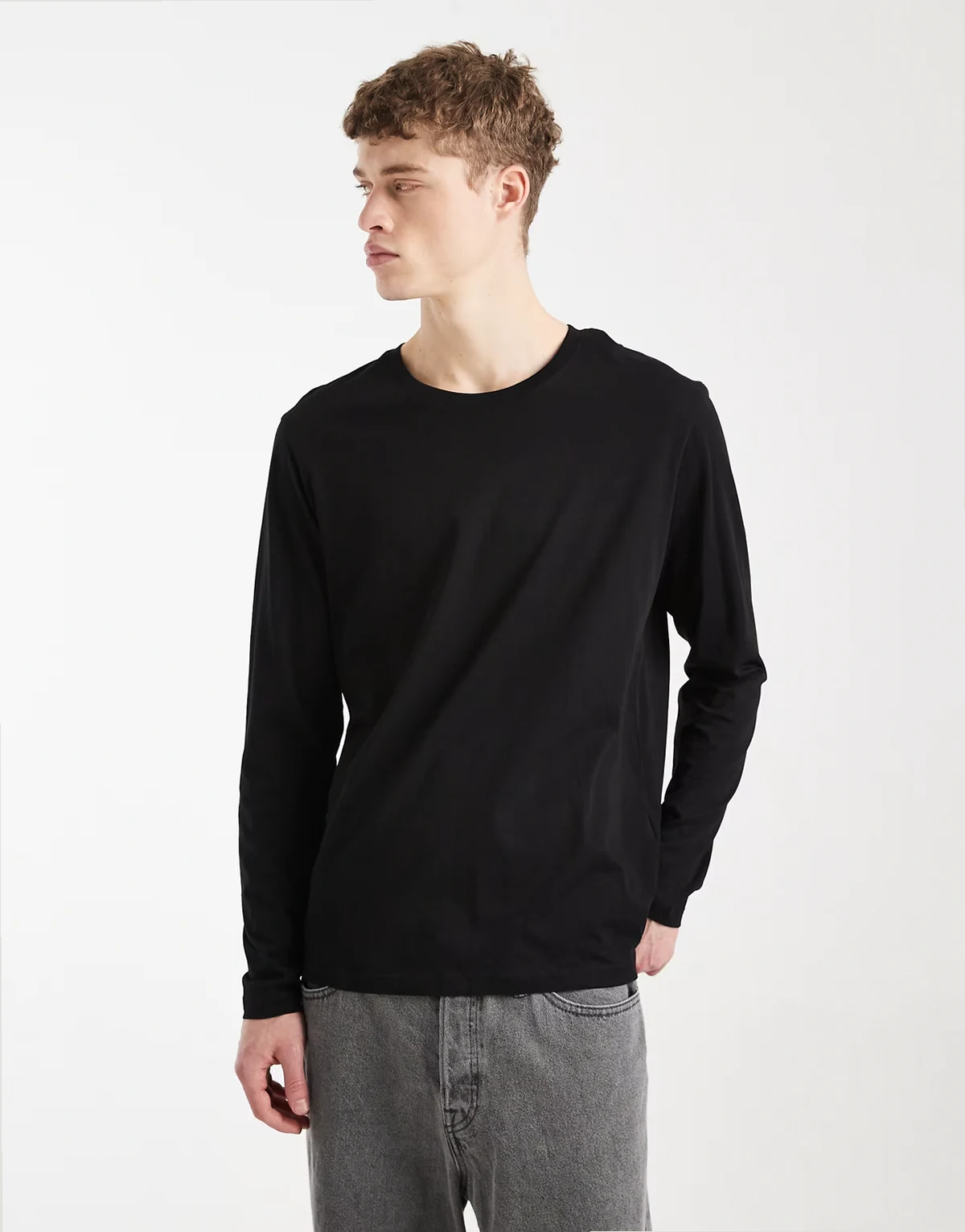 long sleeve T-shirt in black