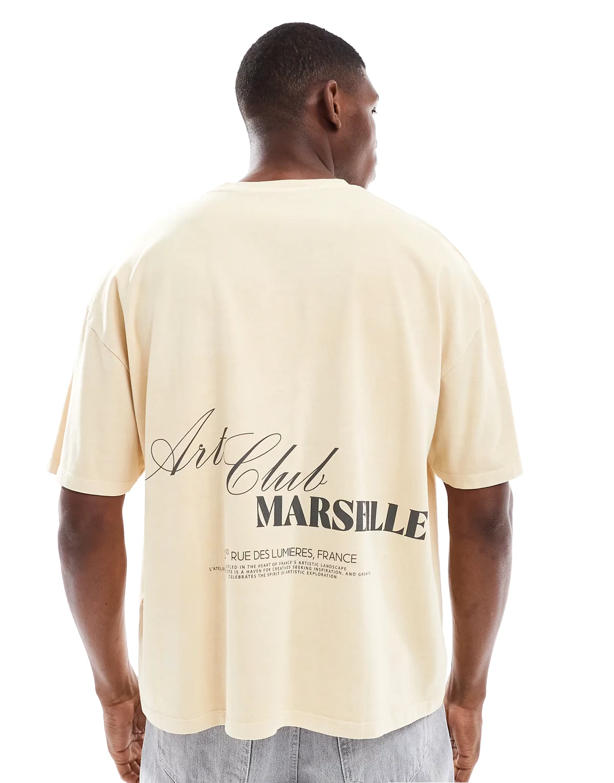 – Kastiges Oversize-T-Shirt aus schwerem Material in verwaschenem Steinbeige mit sommerlichem Print und Pigmentfärbung
