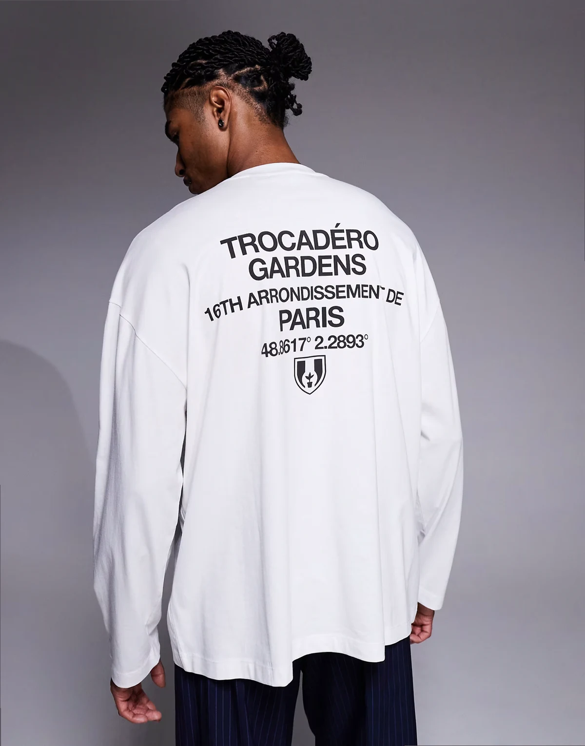 – Langärmliges Oversize-T-Shirt in Weiß mit City-Motivprint