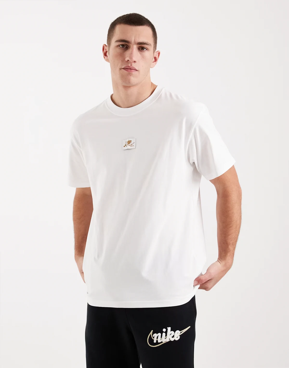 Love is in the air graphic t-shirt in white