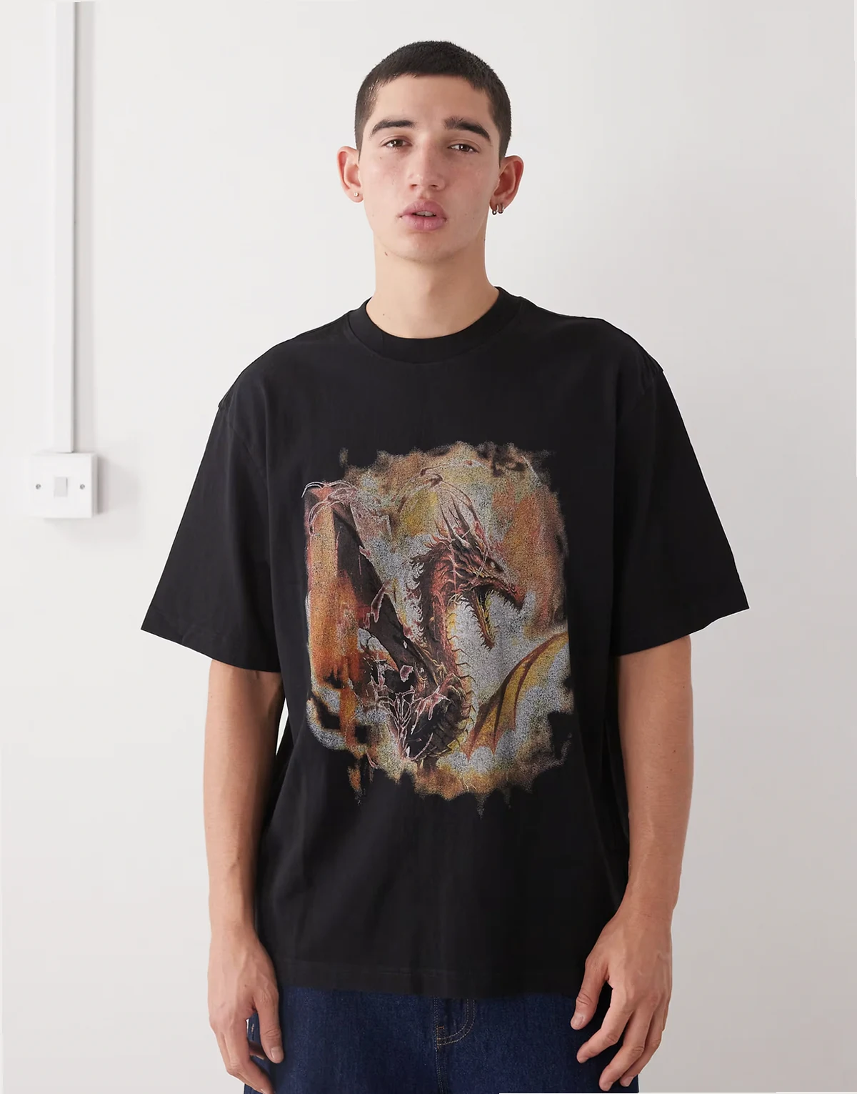 – Lässig geschnittenes Oversize-T-Shirt in Schwarz mit Drachenprint im Vintage-Design