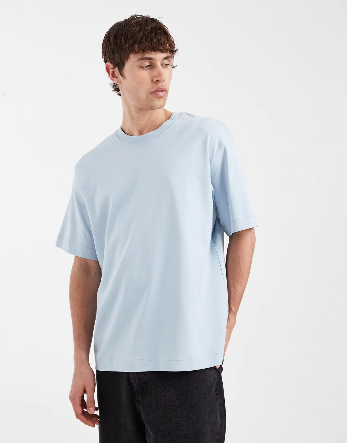 200gsm heavyweight oversized t-shirt in light blue