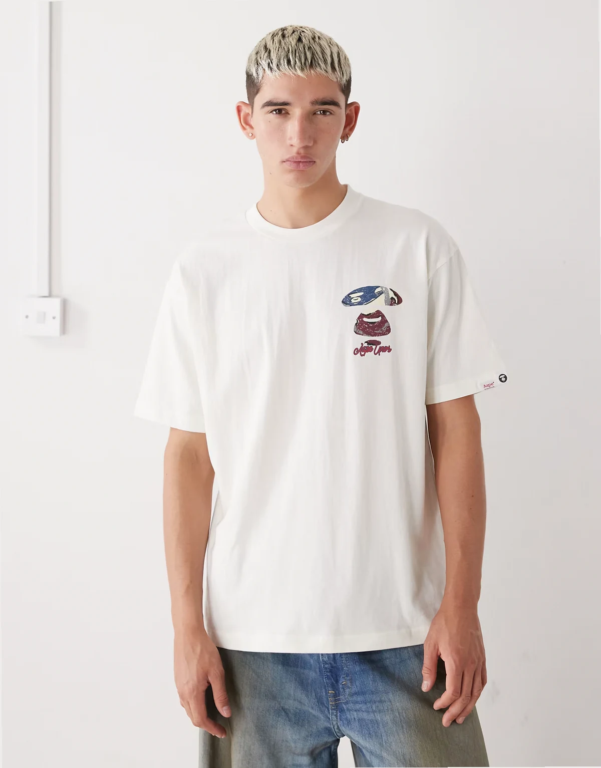 AAPE BY A BATHING APE – Boxy-Fit-T-Shirt in Wollweiß mit Brust- und Rücken-Logoprint