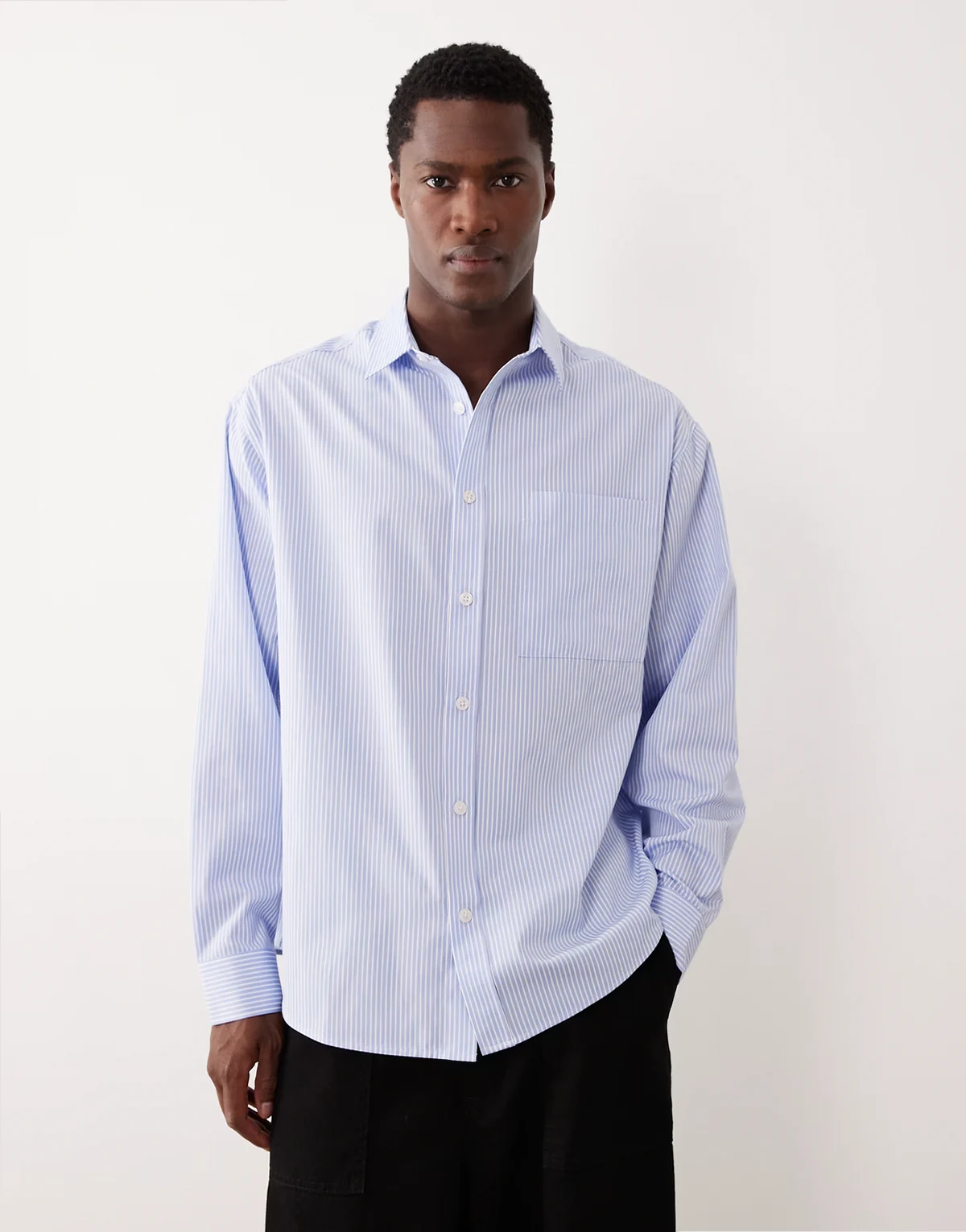 – T-shirt oversize w niebiesko-białe paski