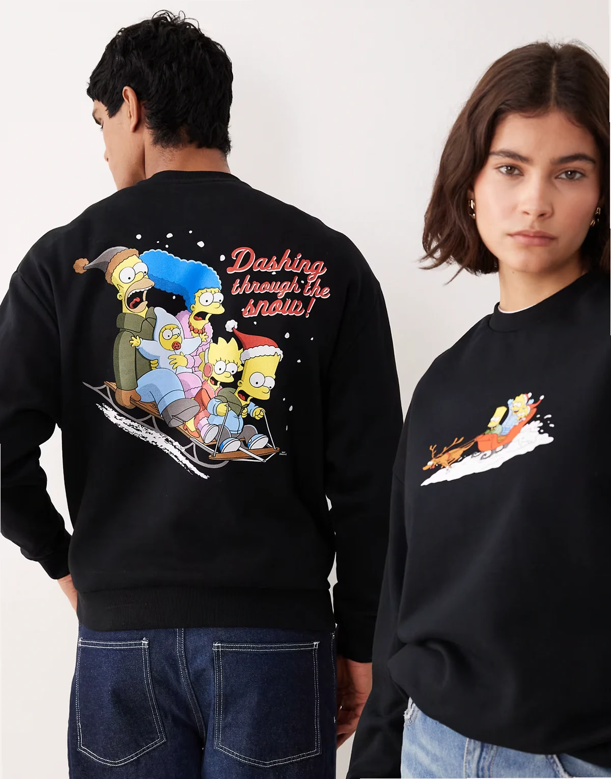 – Czarna luźna bluza unisex z nadrukiem Simpsonów