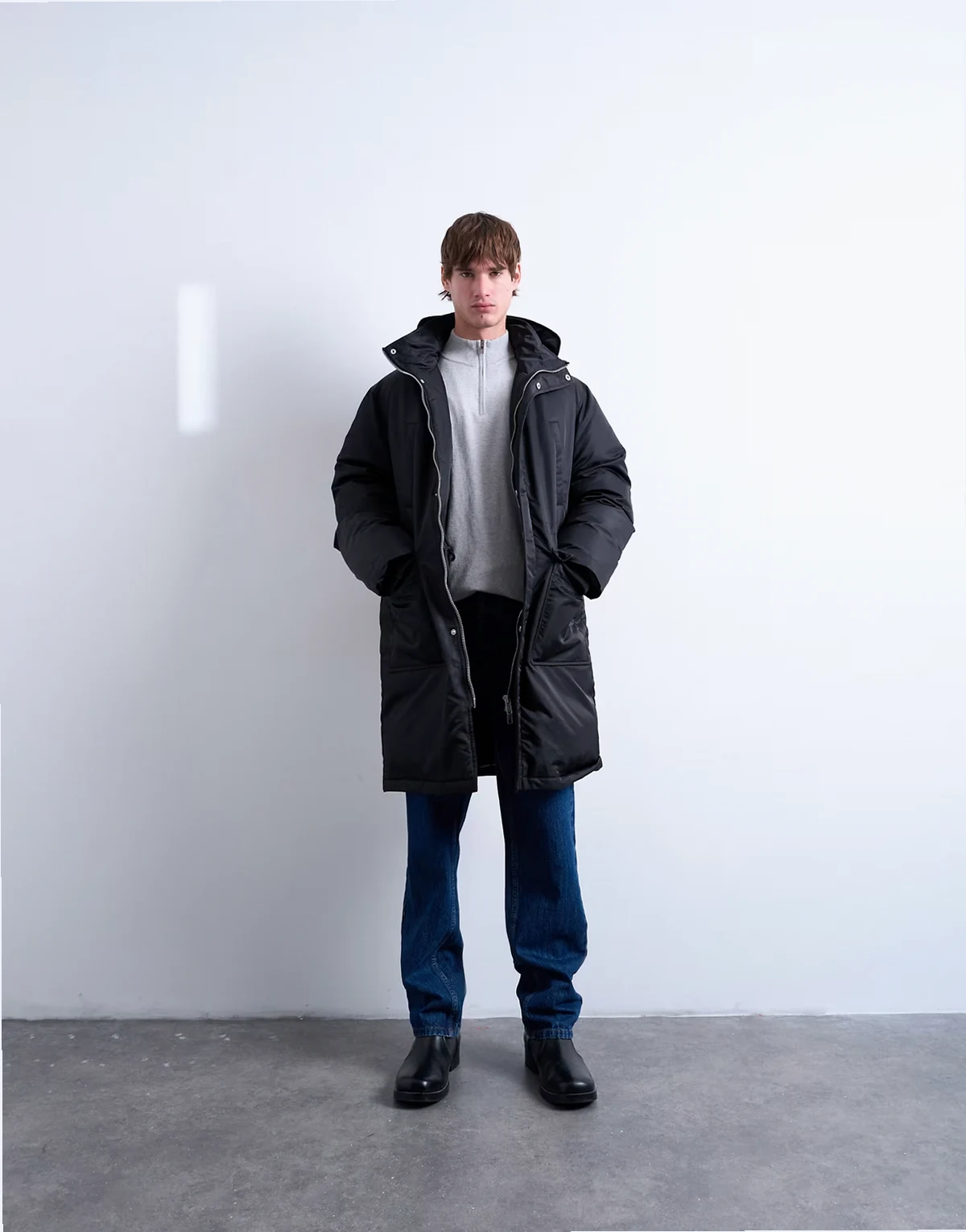 – Parka in Schwarz mit zwei Taschen