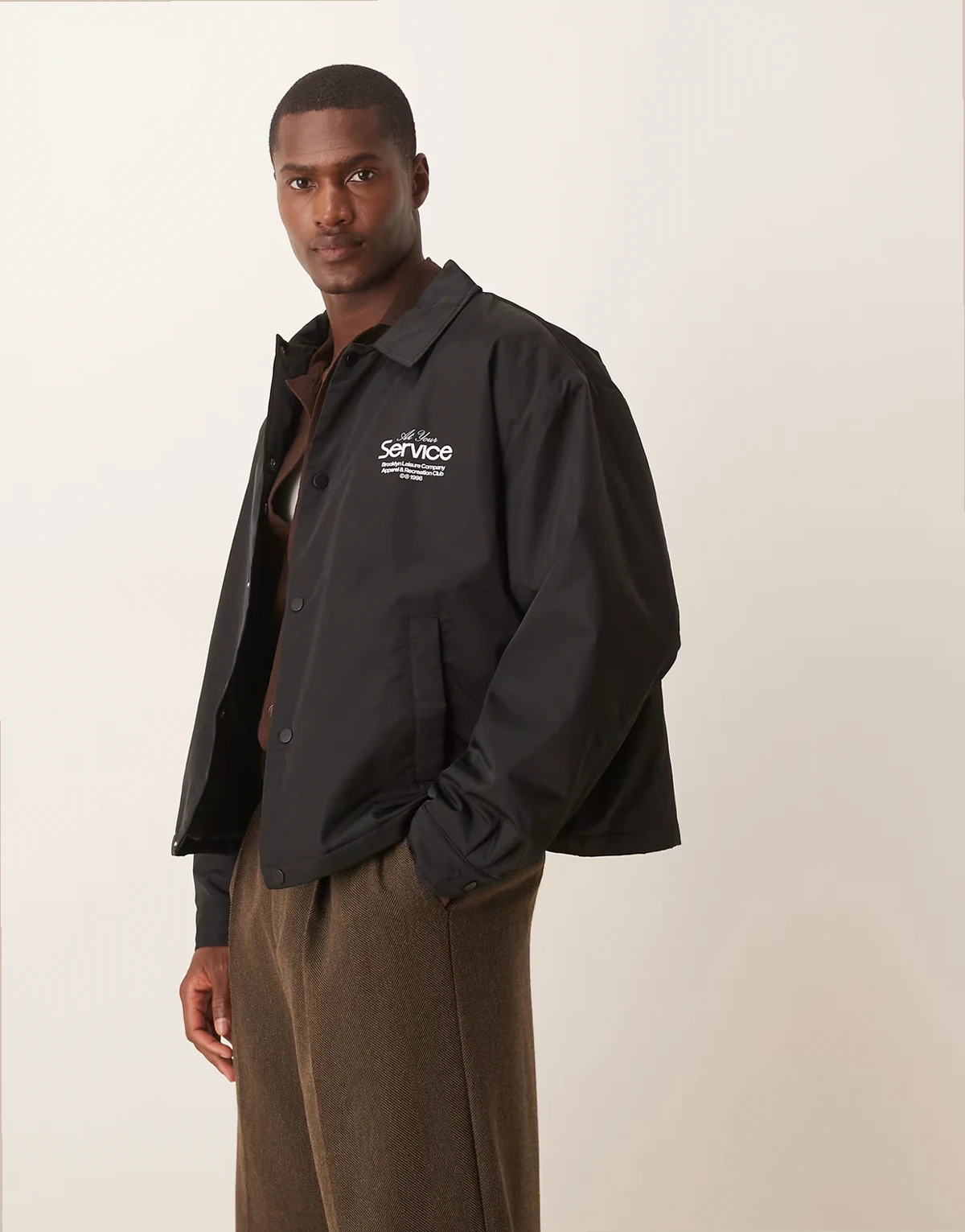 – Kastige Oversize-Trainerjacke in Schwarz