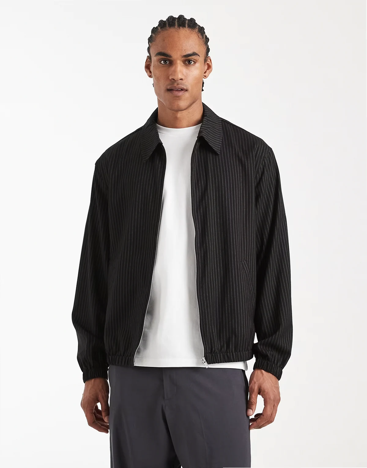 – Jacke in Schwarz mit Nadelstreifen