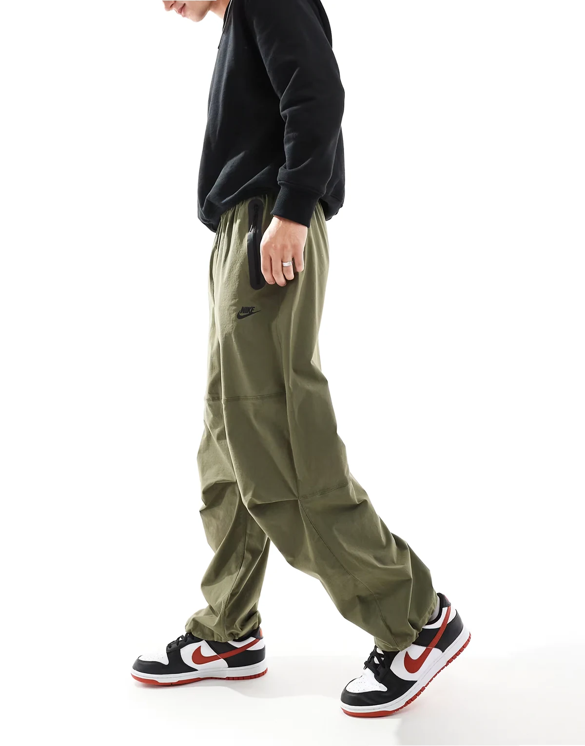 Tech Woven oversized pants in khaki
