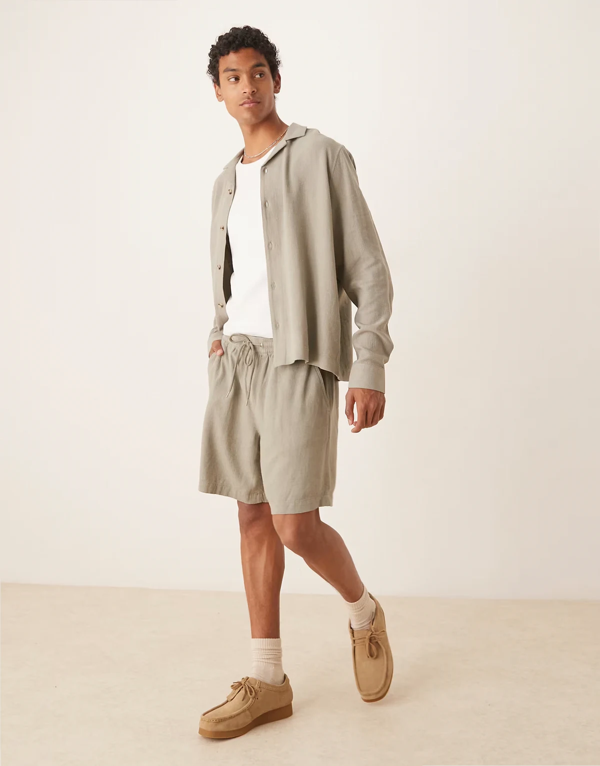 baggy fit pull on linen rich shorts in khaki - part of a set