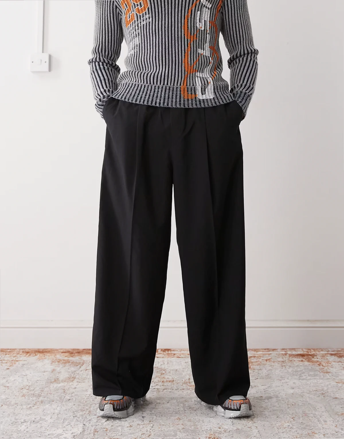 – Elegante Oversize-Hose in Schwarz mit elastischem Bund