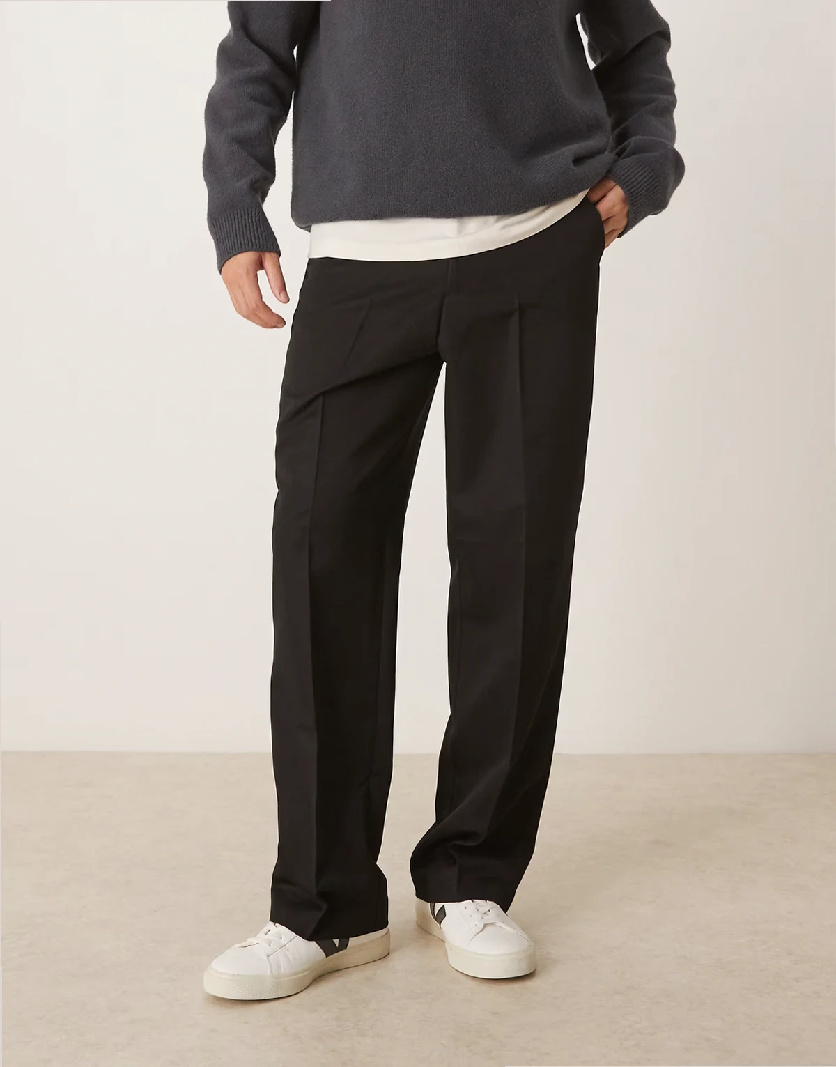 – Elegante Hose in Schwarz mit weitem Bein