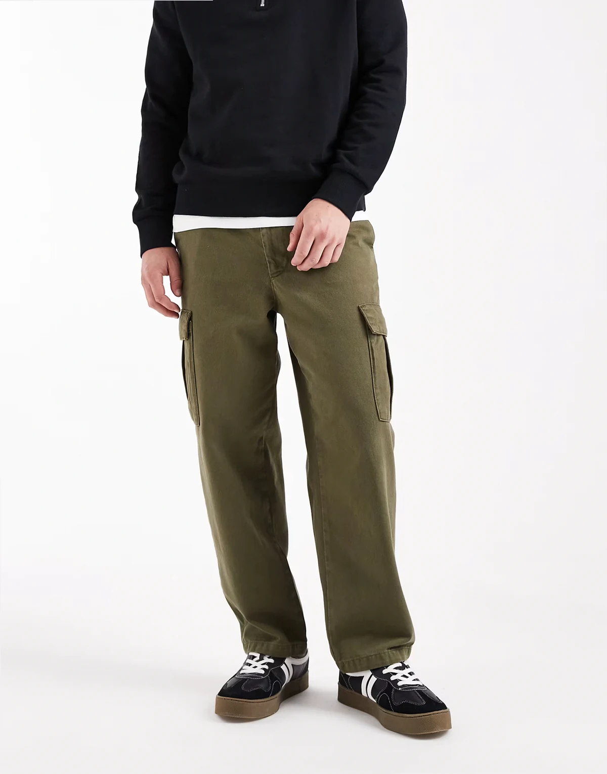 – Eng zulaufende Relaxed-Fit-Cargohose in Khaki