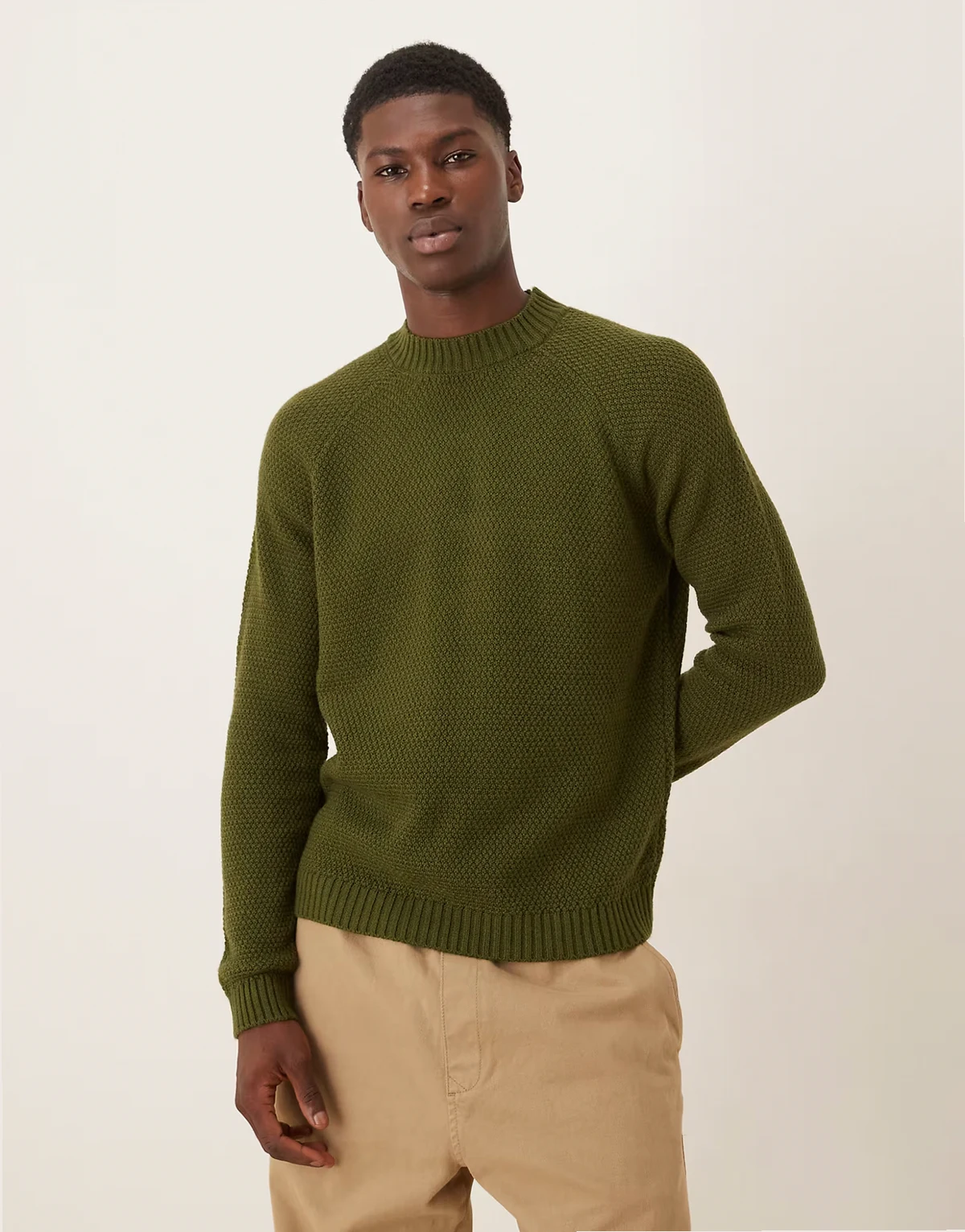 – Strickpullover in Khaki mit Rundhalsausschnitt