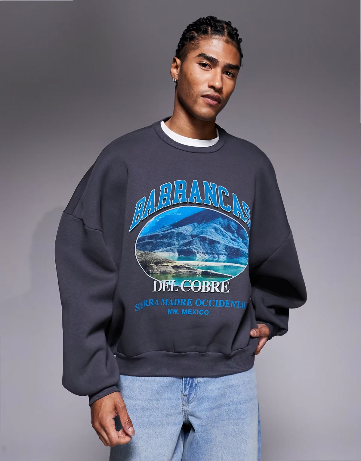 – Super-Oversize-Sweatshirt in Anthrazit mit Print