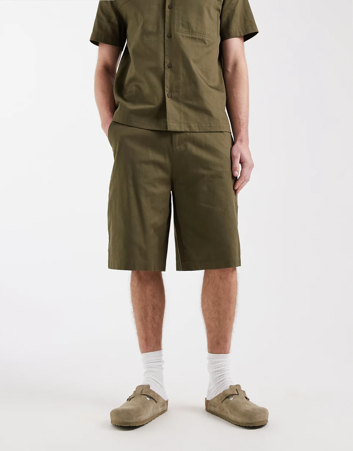 – Länger geschnittene Jorts in Khaki, Kombiteil