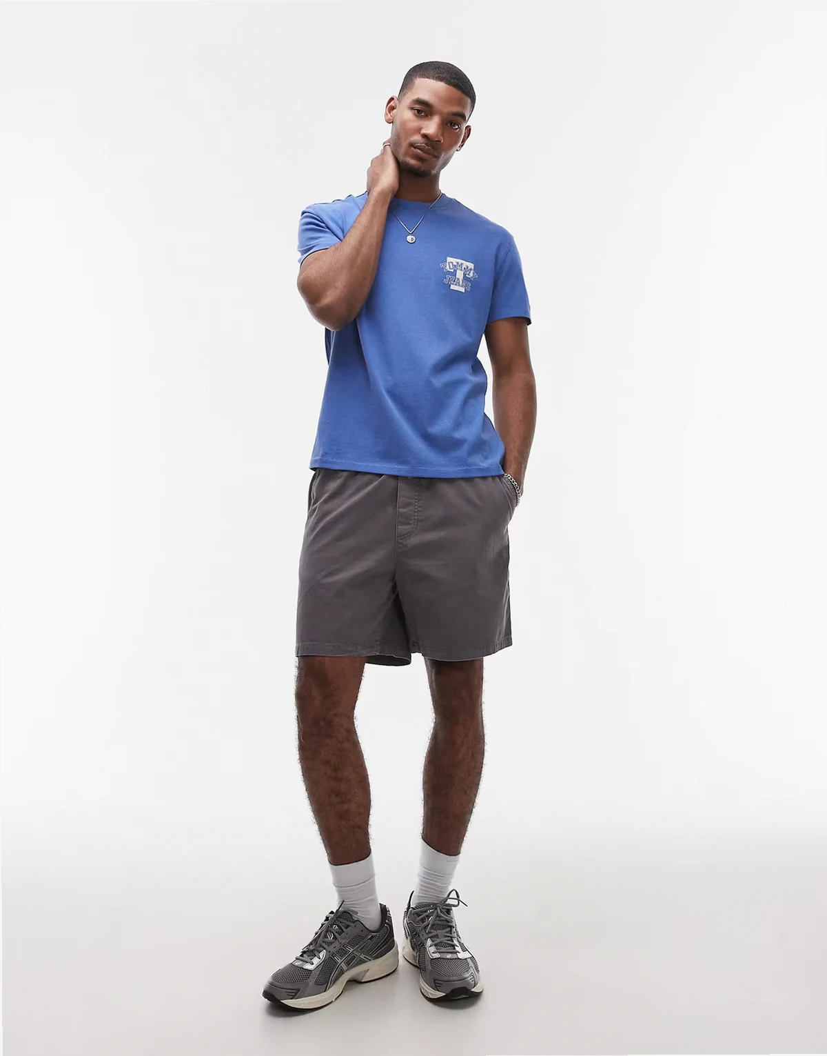 – Loose Fit Twill-Shorts in Anthrazitgrau