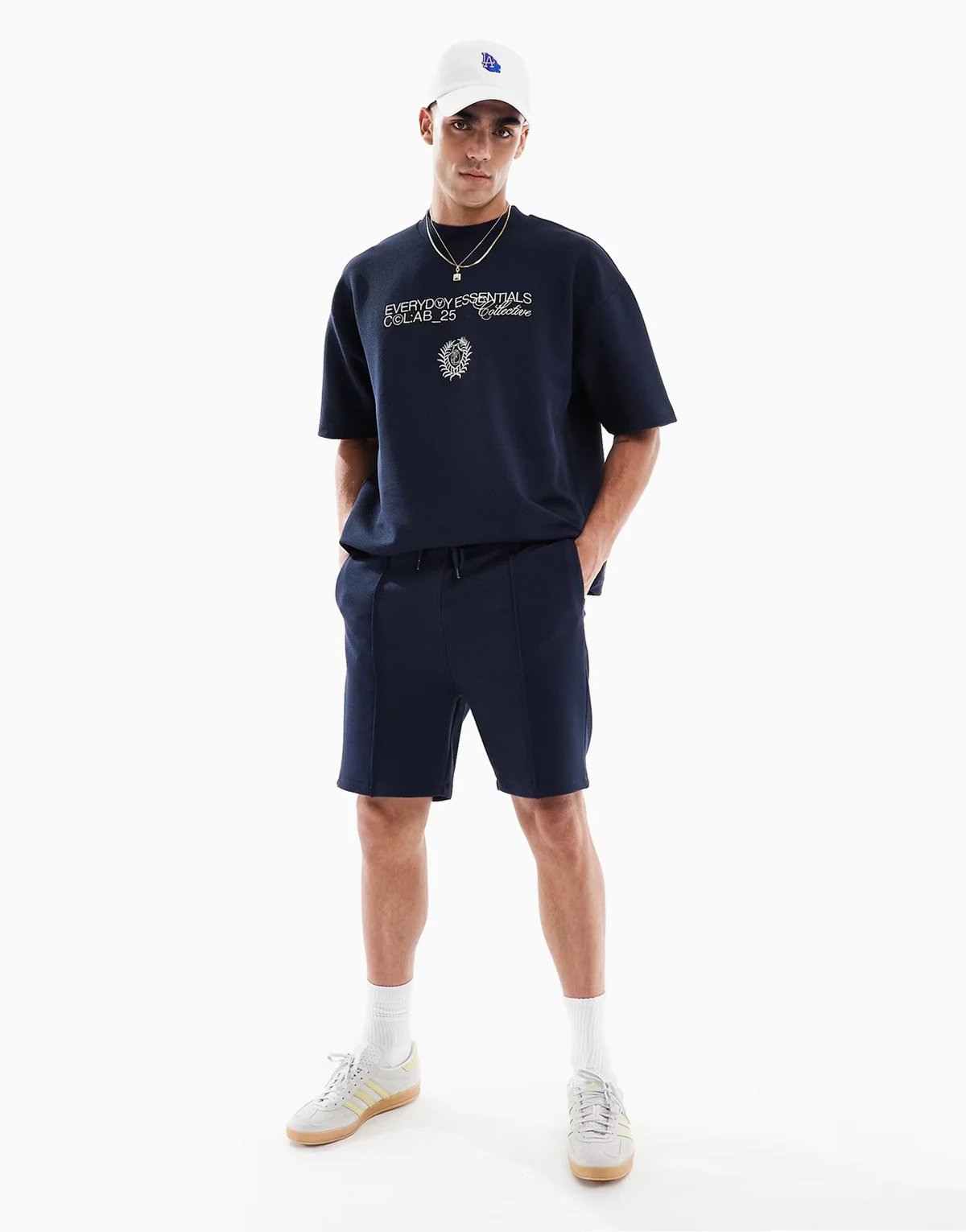 – Slim Fit Oversize-Shorts in Marineblau