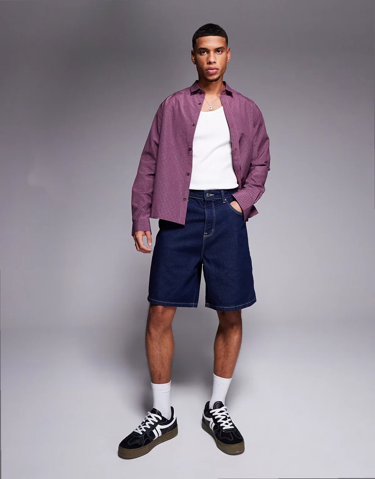 – Normal geschnittene Jeans-Jorts in Indigoblau