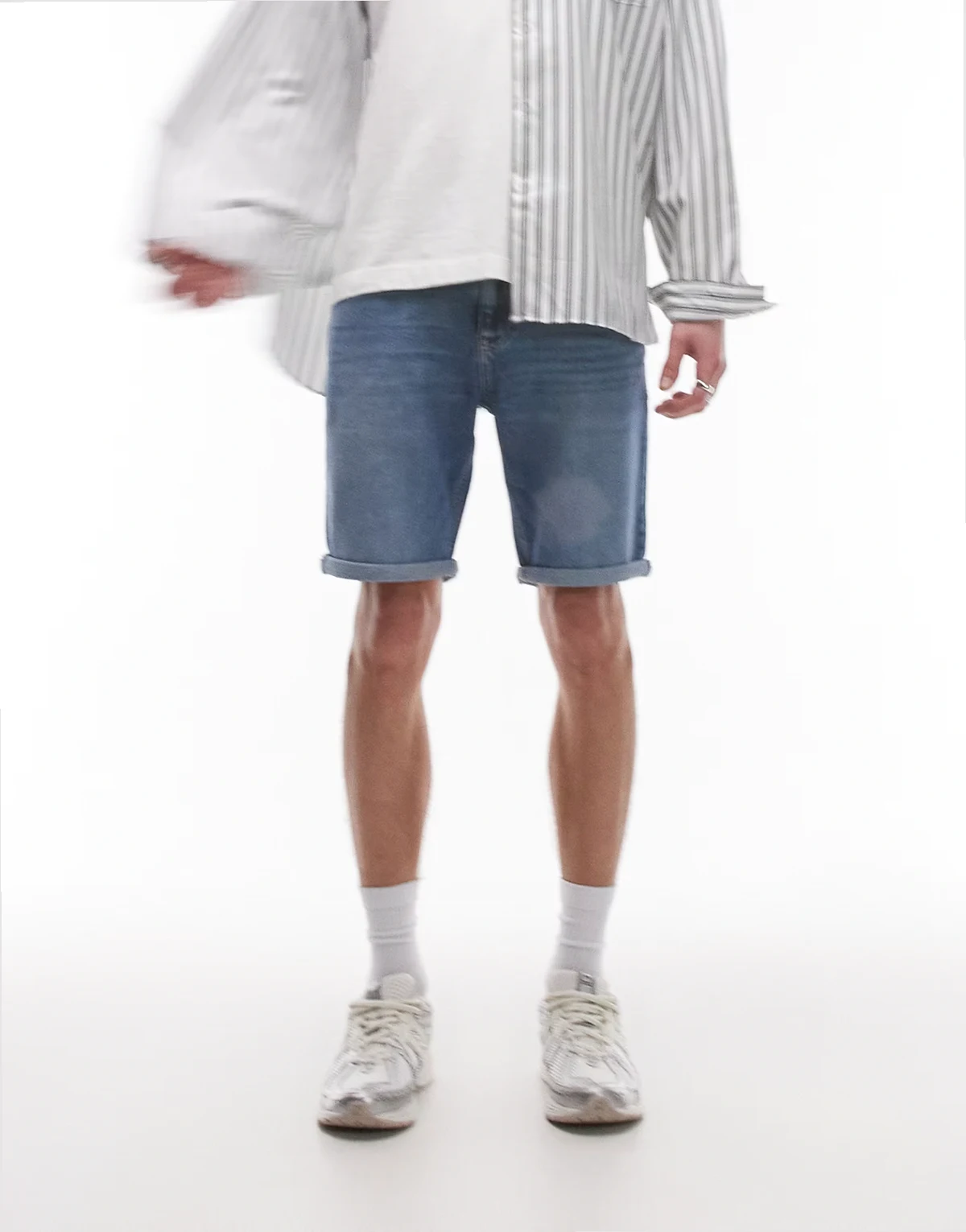 – Scanton – Slim-Fit-Jeans-Shorts in mittlerer Waschung mit Umschlag