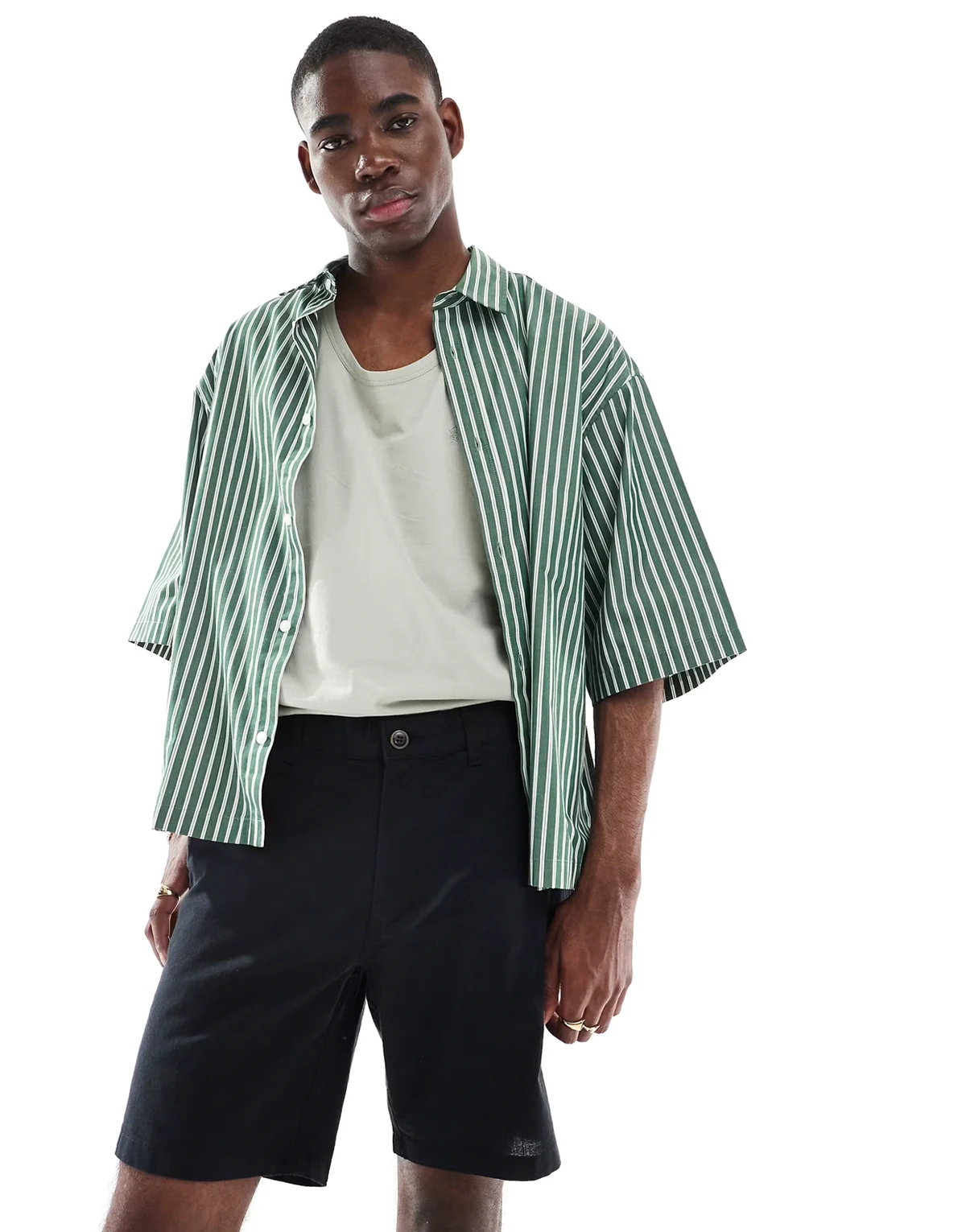 – Czarne lniane szorty