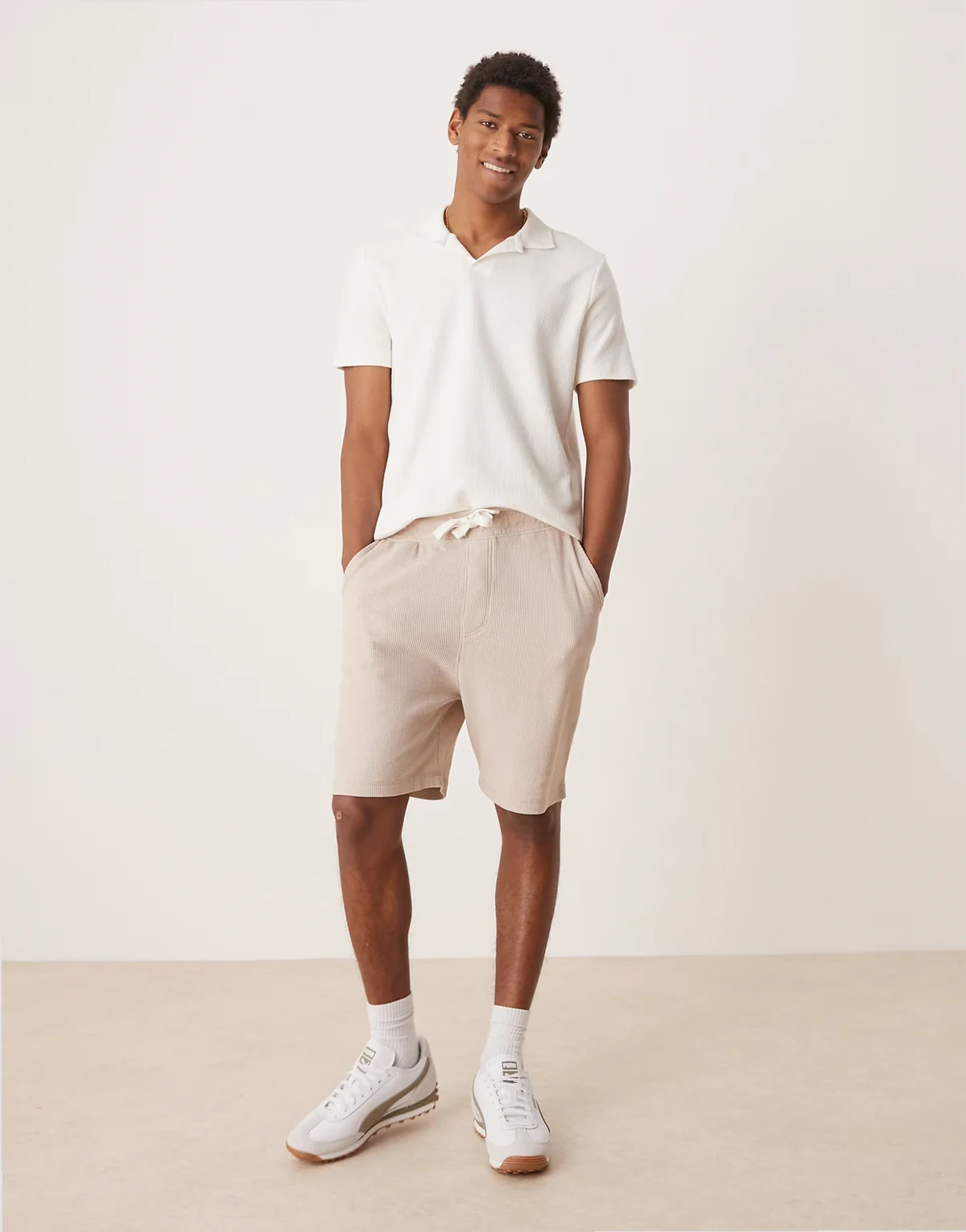 – Oversize-Shorts in Beige mit Waffelstruktur