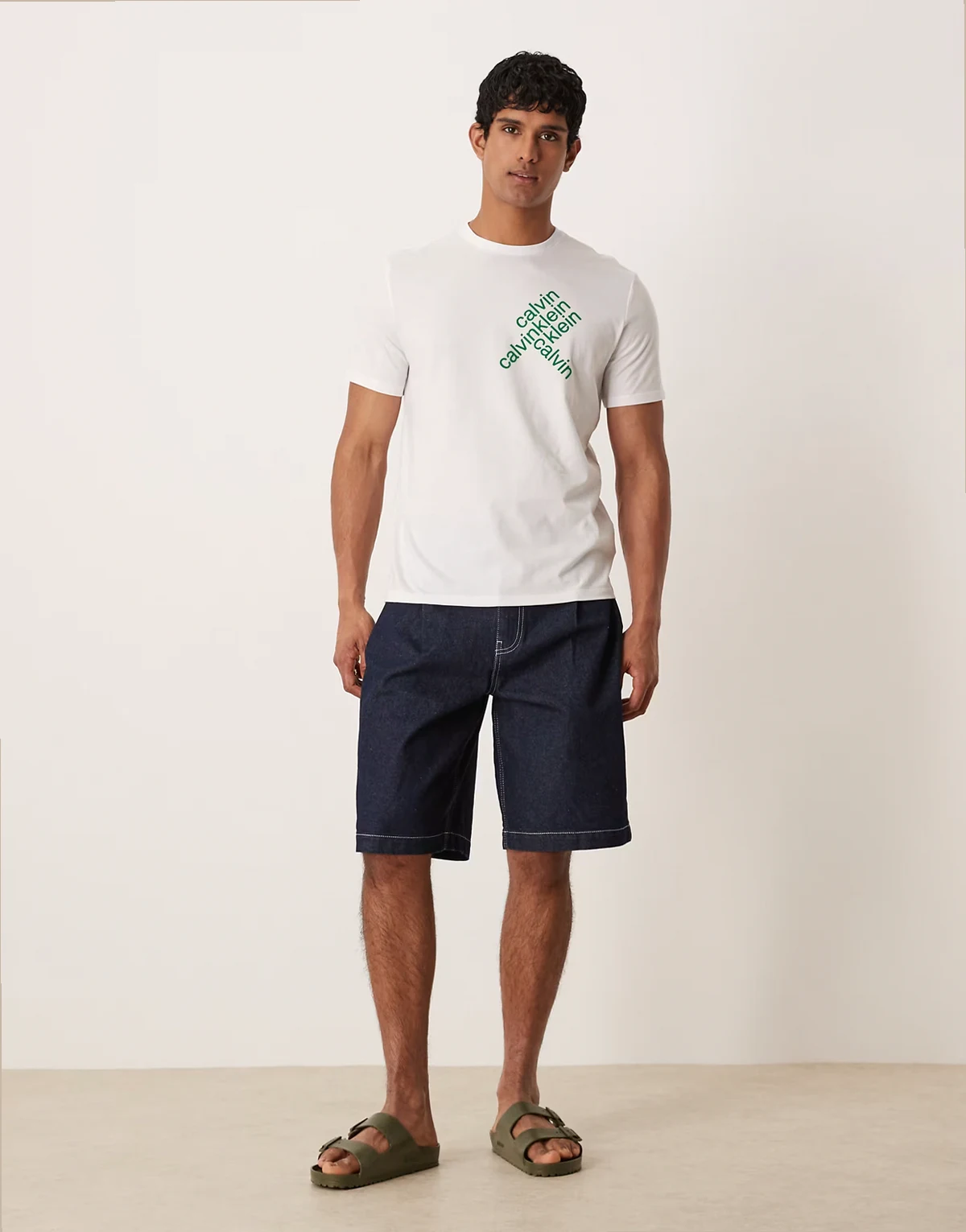 – Lange Jeansjorts in Raw-Waschung mit Faltentaschen