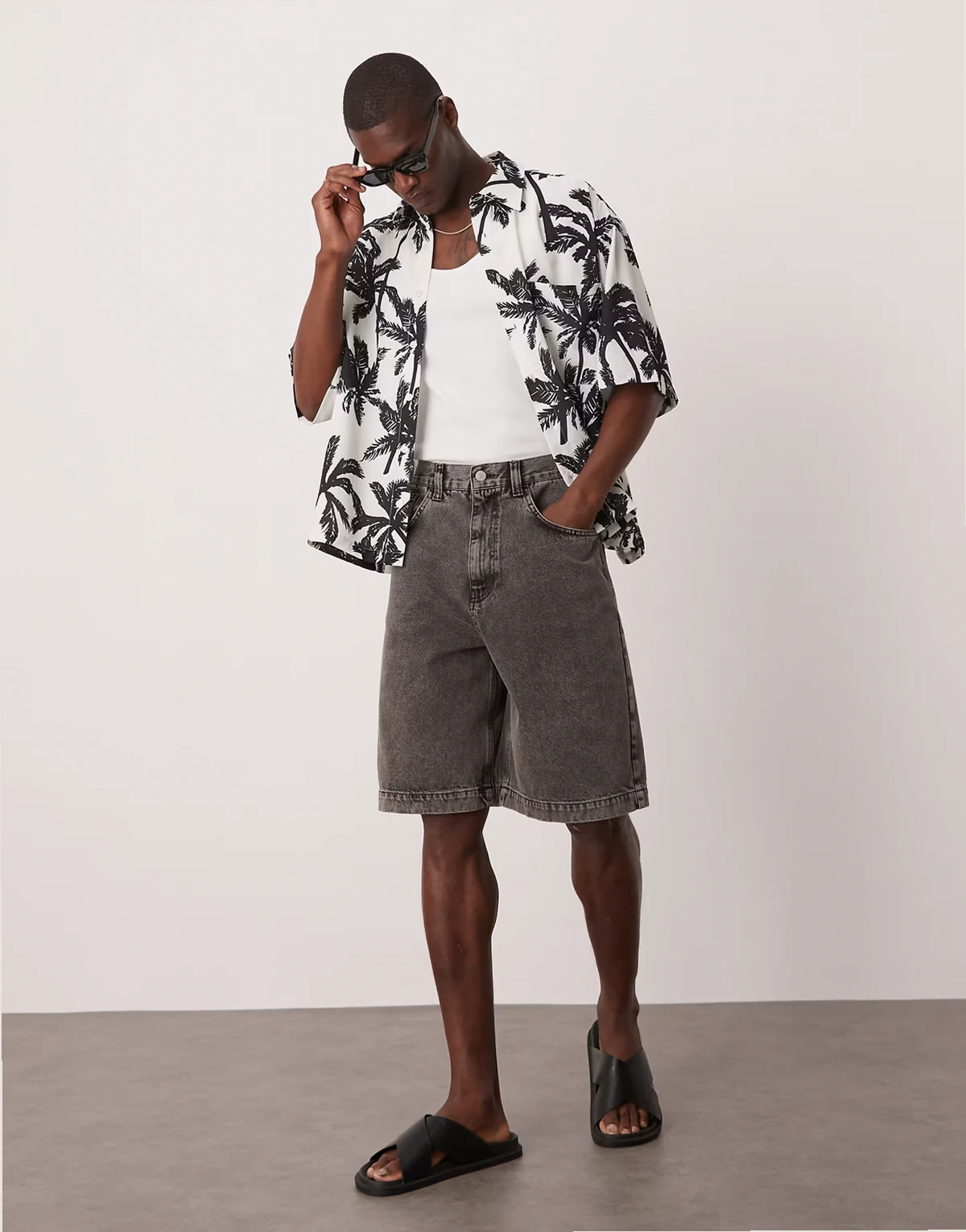 – Lange Jeans-Jorts in brauner Waschung