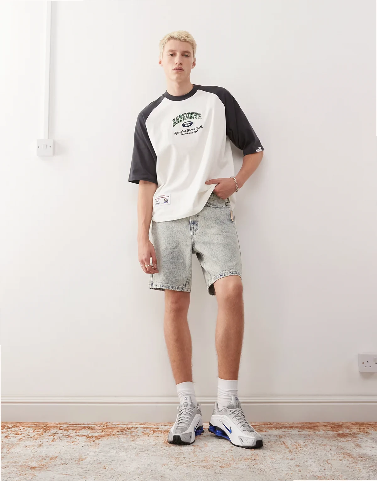 AAPE by A BATHING APE – Denim-Shorts in heller Waschung mit Logo