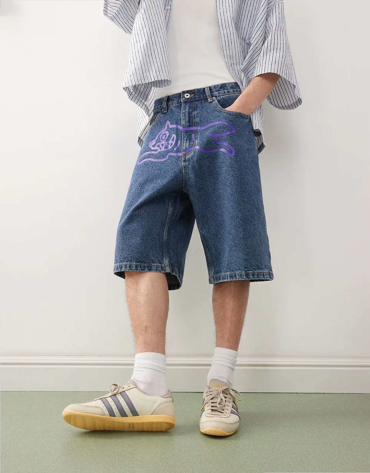 running dog baggy denim shorts in dark wash blue