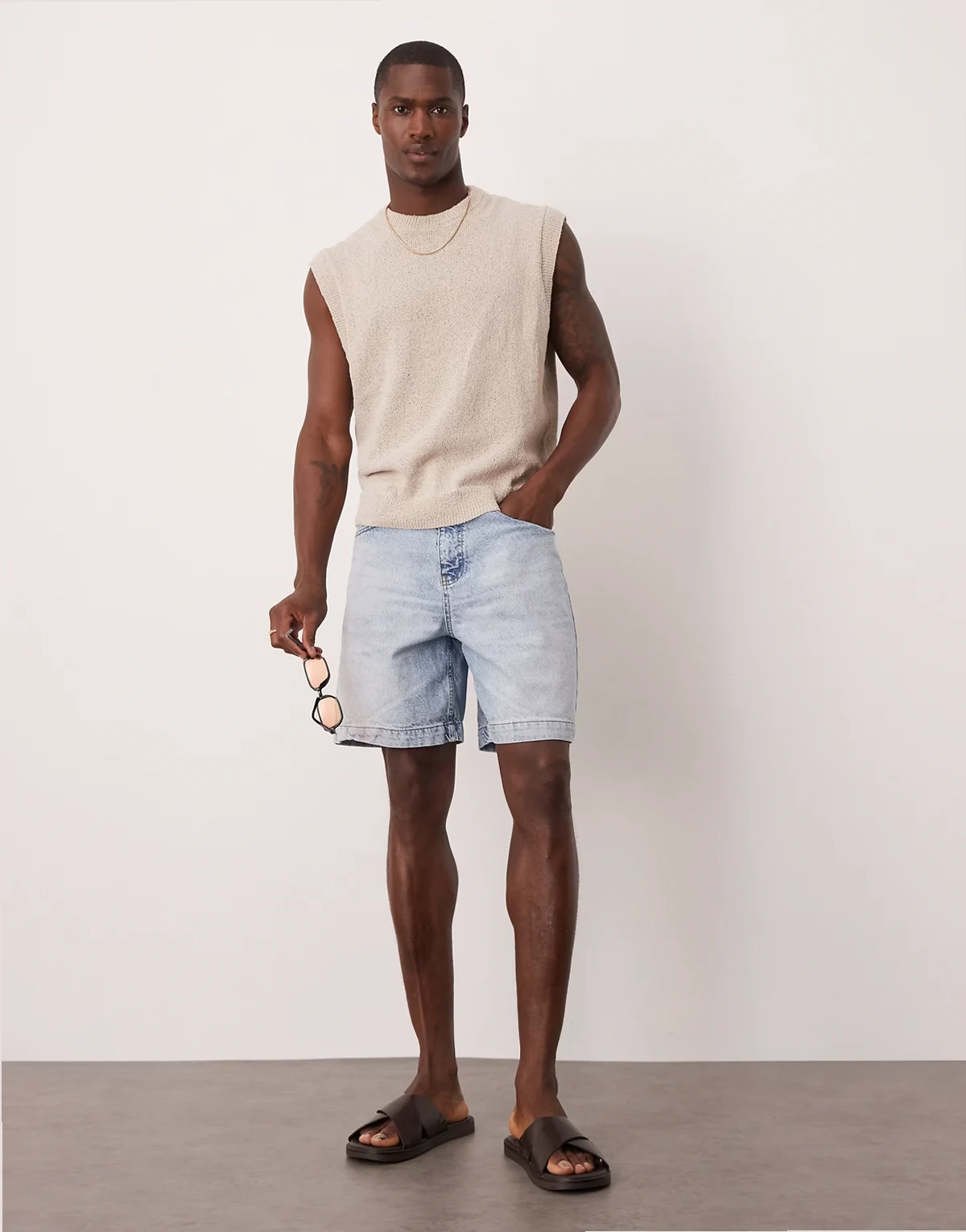 – Fatigue-Jorts aus Denim in verwaschenem Hellblau in normaler Länge