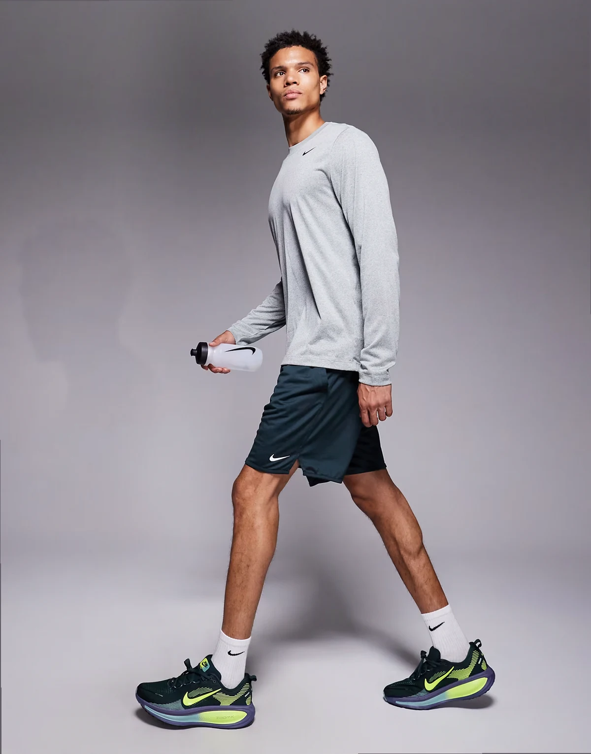 Totality 7-inch shorts in black