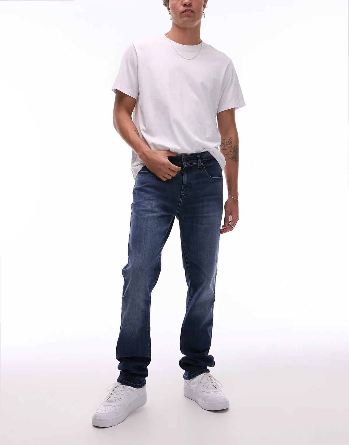 – Scanton – Schmal geschnittene Jeans in dunkler Waschung