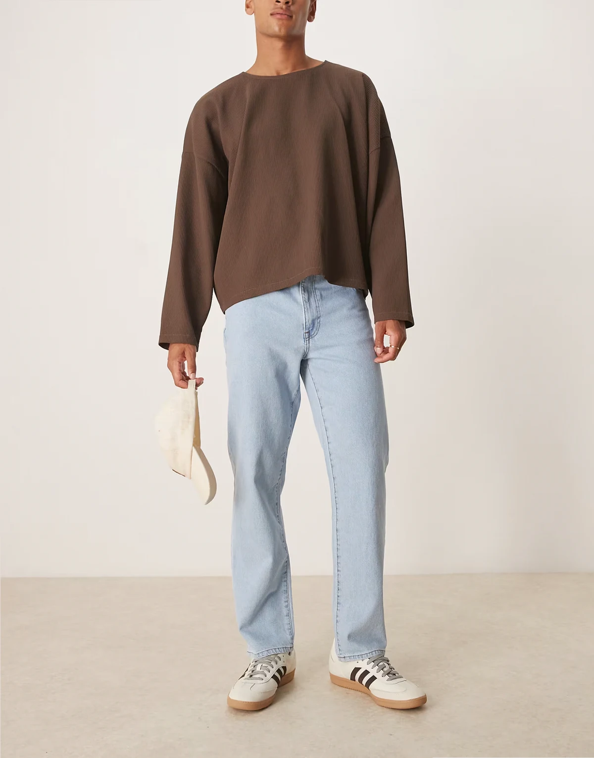 – Jeans mit geradem Schnitt in hellblauer Waschung