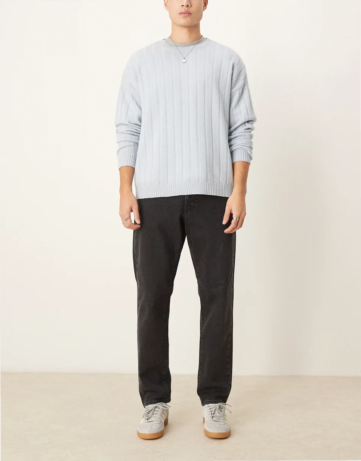 – Cole – Schmal zulaufende Jeans in Schwarz mit normaler Passform