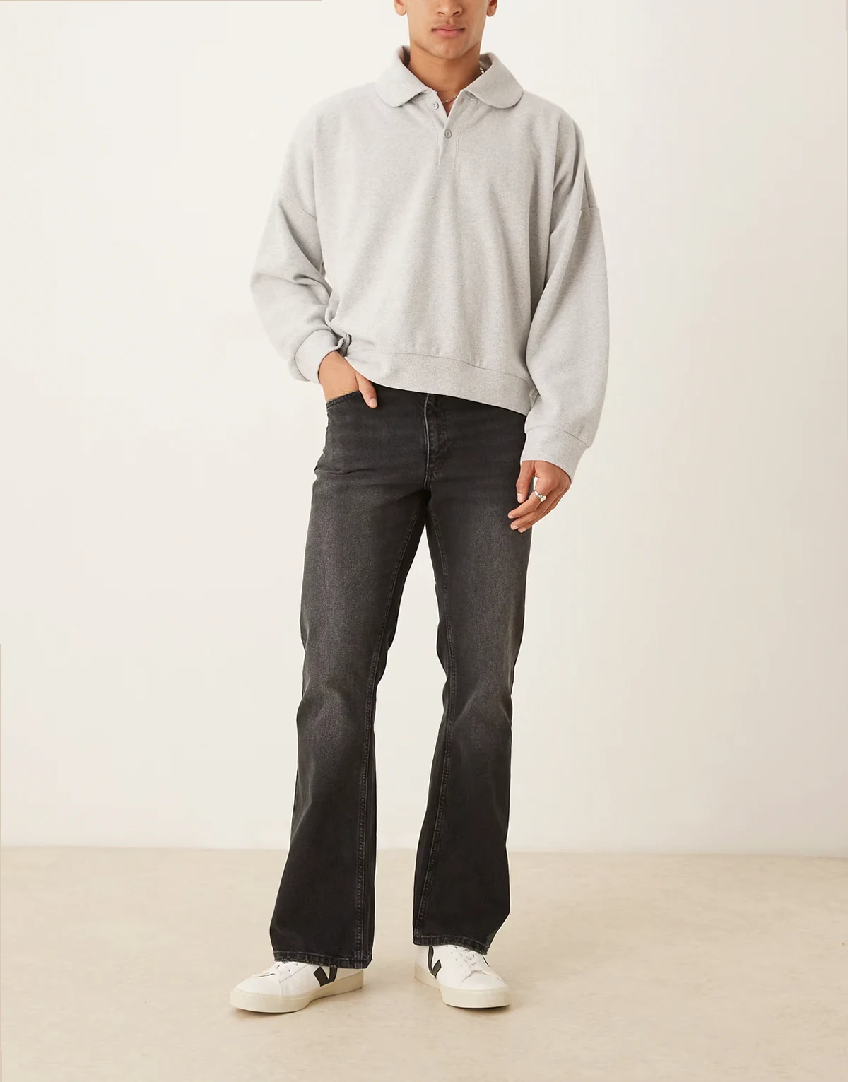 – Vintage-Schlagjeans in verwaschenem Schwarz