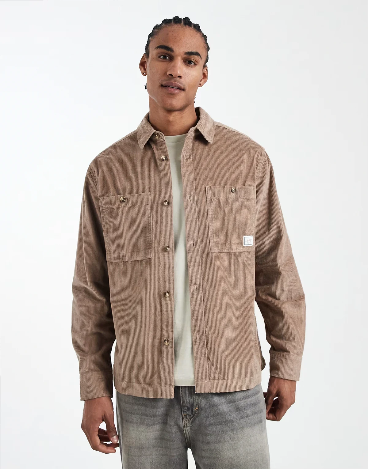 – Cord-Hemdjacke in Beige mit Aufnäher