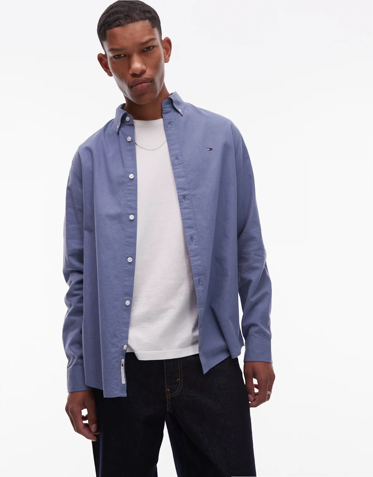 – Langärmliges Regular-Fit-Hemd aus Leinen in Dunkelblau