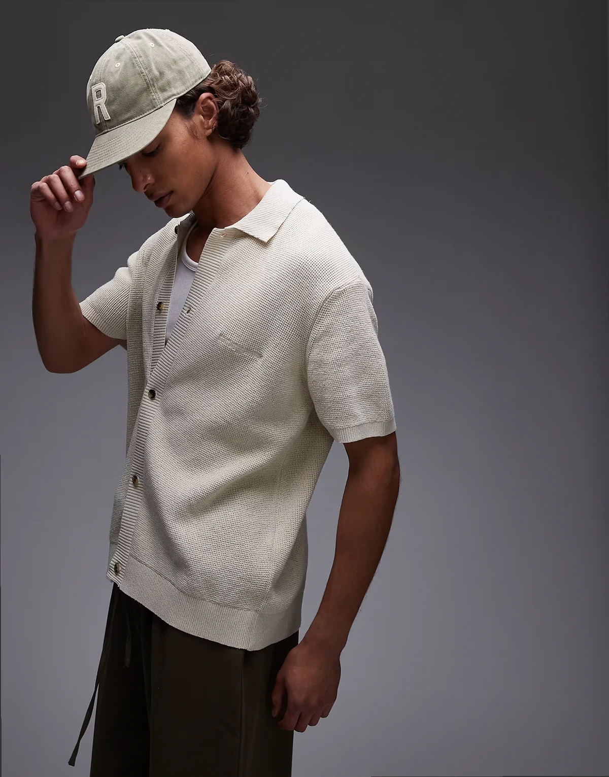 – Strick-Hemd in Beige mit Logo-Schriftzug