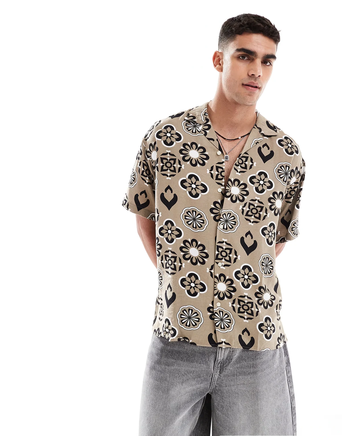 revere collar geo short sleeve shirt in beige