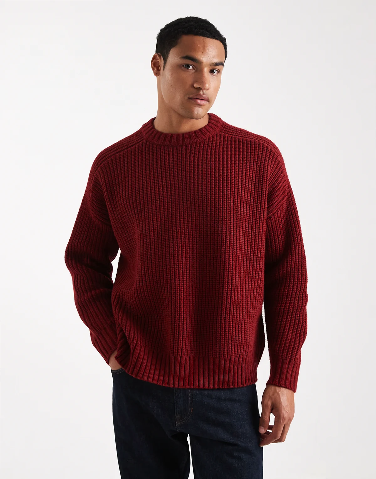 – Schwerer Oversize-Strickpullover aus Wollmix in Burgunderrot mit Rippenmuster