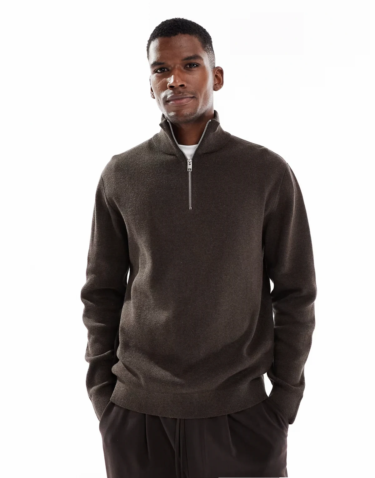 Premium – Strickpullover in Braun mit kurzem Reißverschluss
