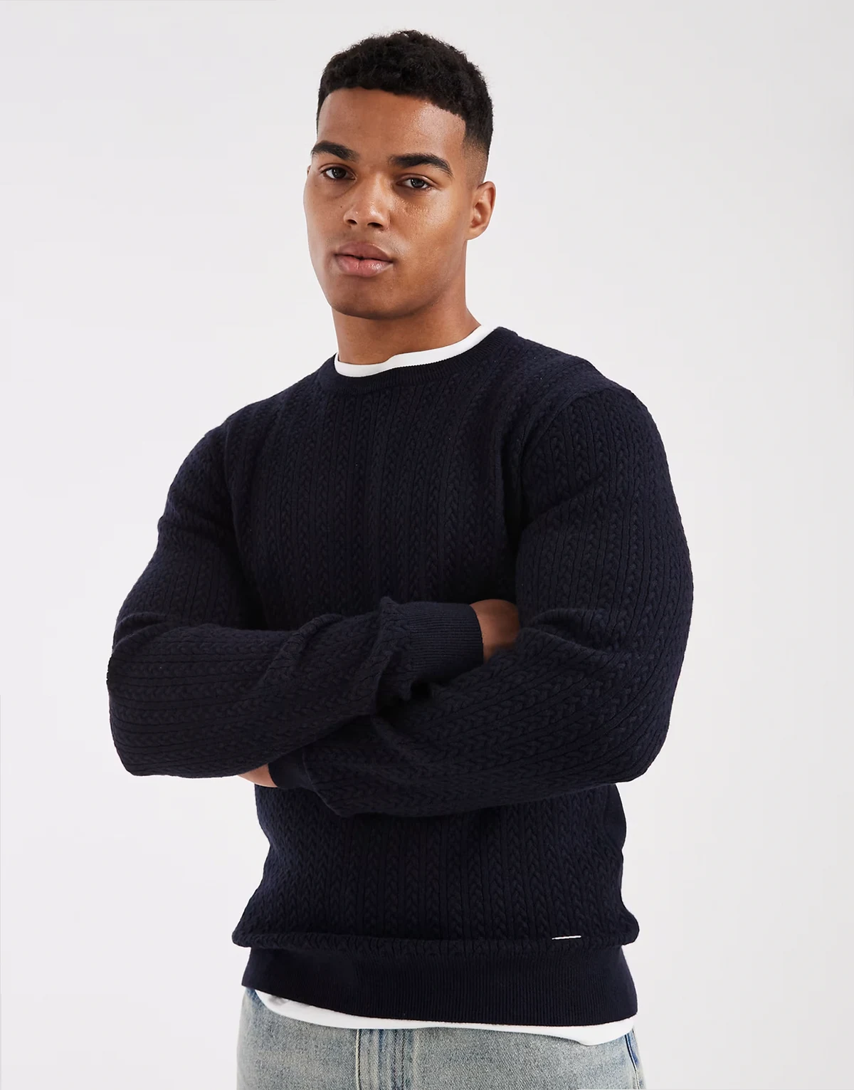 crew neck knit sweater in navy