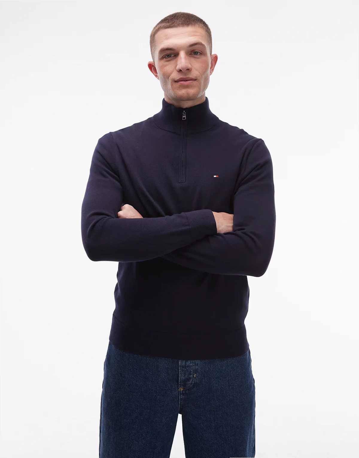 – Essential – Granatowy bawełniany sweter z zapięciem na suwak pod szyją