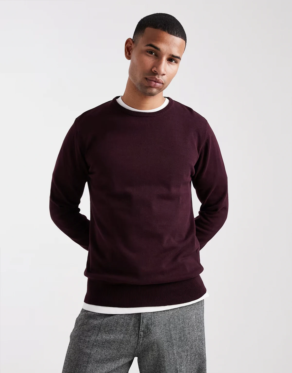 fine knit crew neck sweater in oxblood