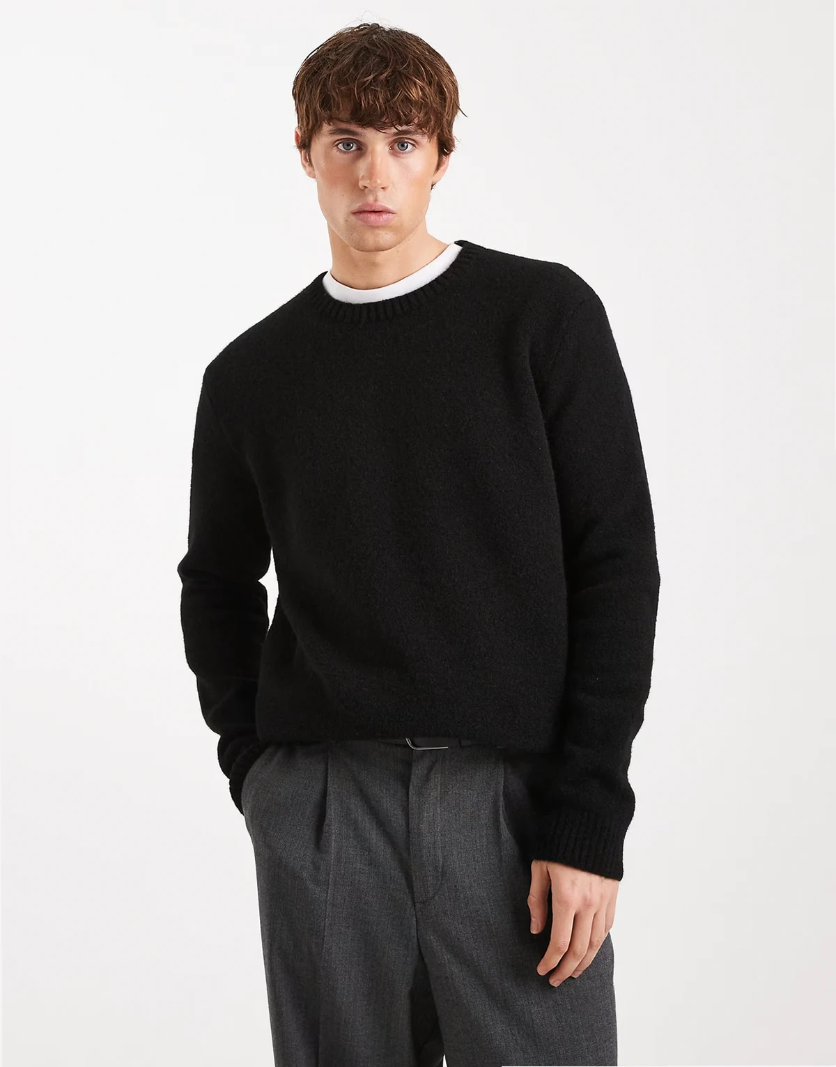 – Relaxed-Fit-Strickpullover in Schwarz mit Rundhalsausschnitt
