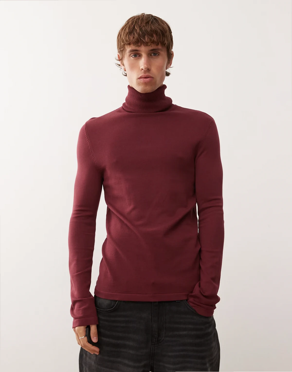 soft knit turtle neck in burgundy