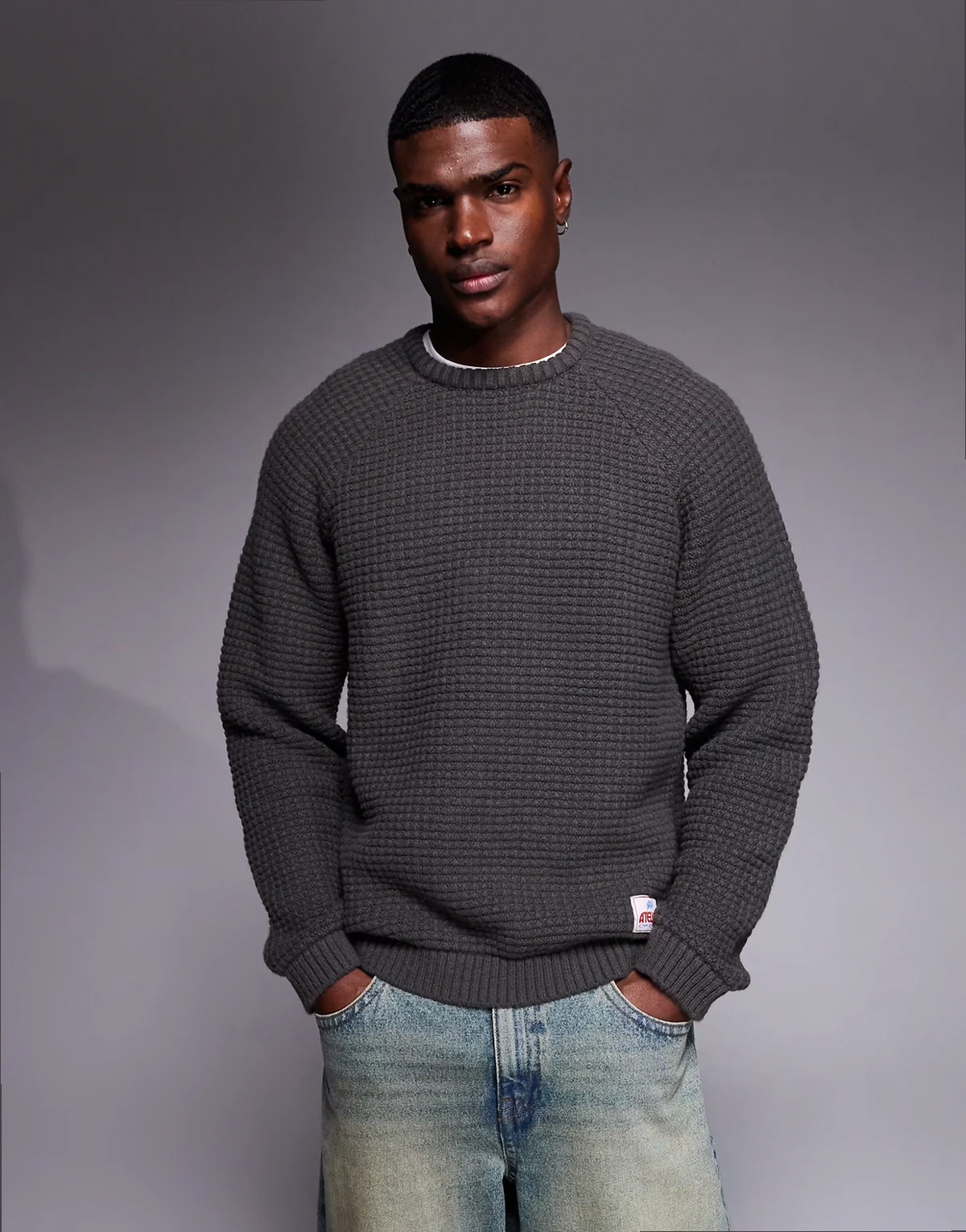 – Strukturierter Oversize-Strickpullover in Grau